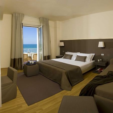 Hotel Miramare Gabicce Mare Bagian luar foto