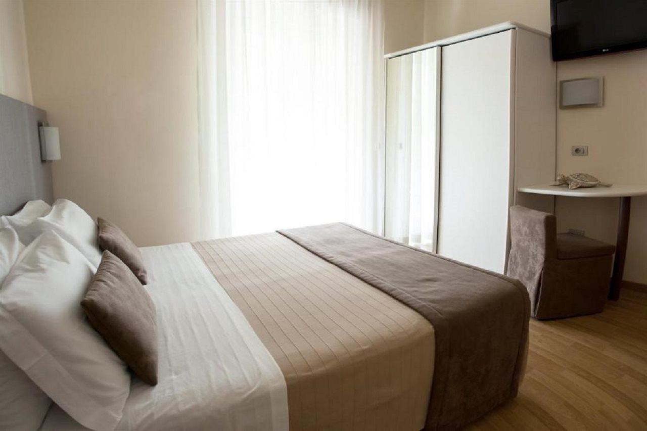 Hotel Miramare Gabicce Mare Bagian luar foto