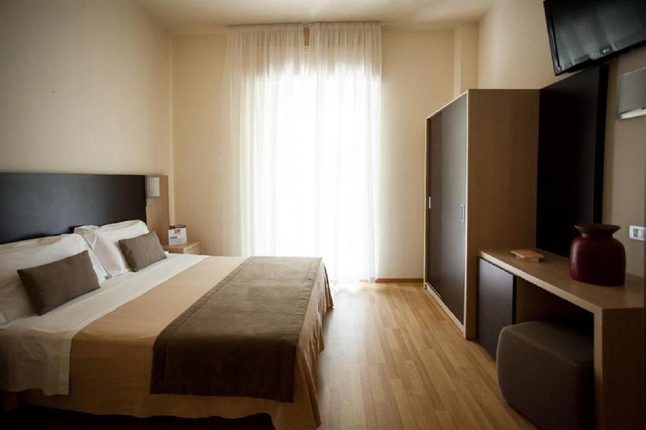 Hotel Miramare Gabicce Mare Bagian luar foto