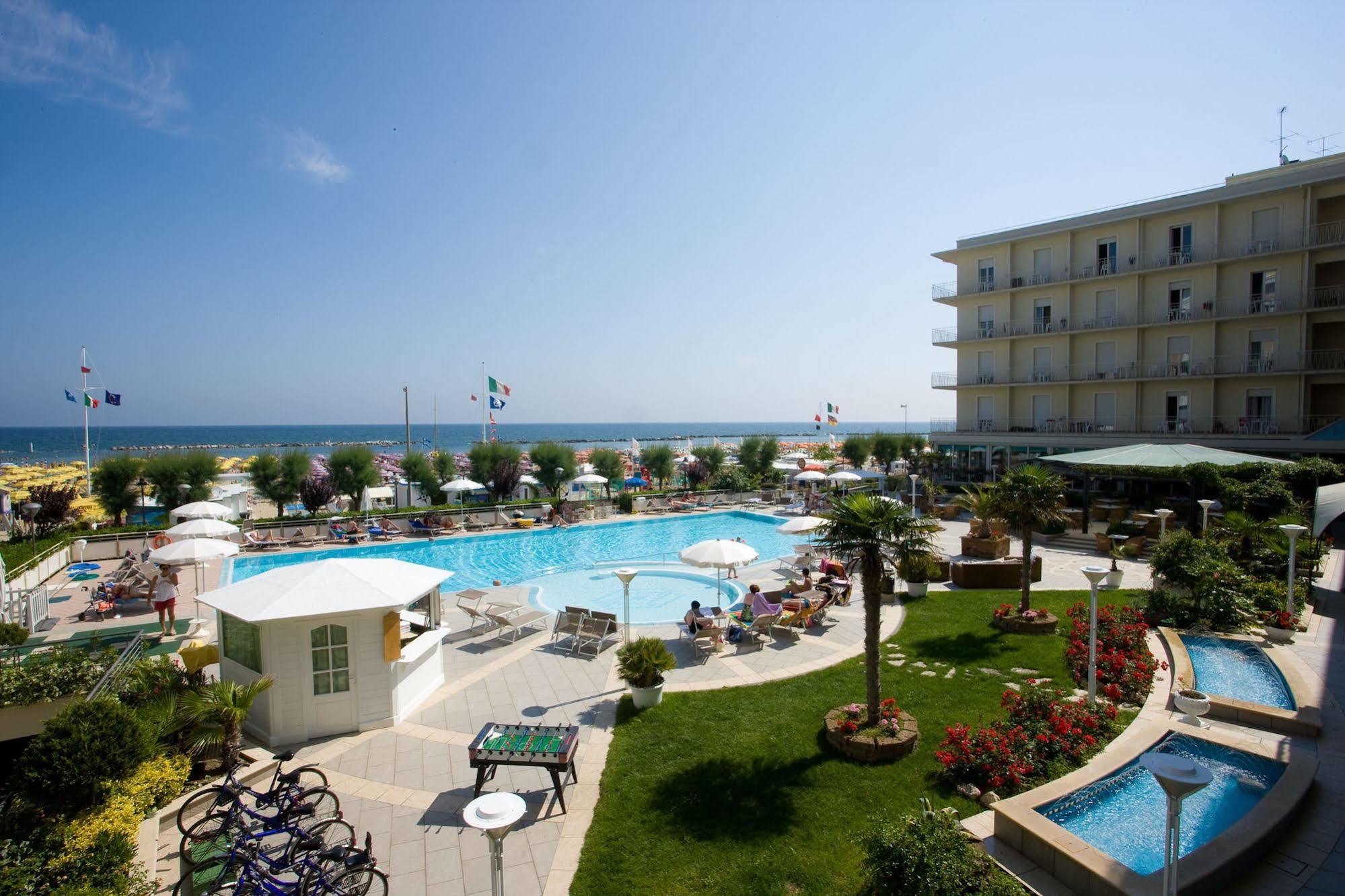 Hotel Miramare Gabicce Mare Bagian luar foto