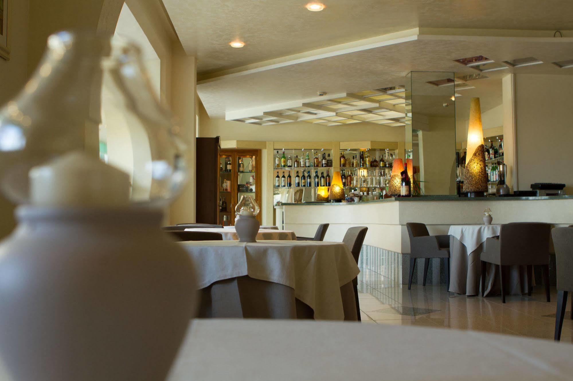 Hotel Miramare Gabicce Mare Bagian luar foto